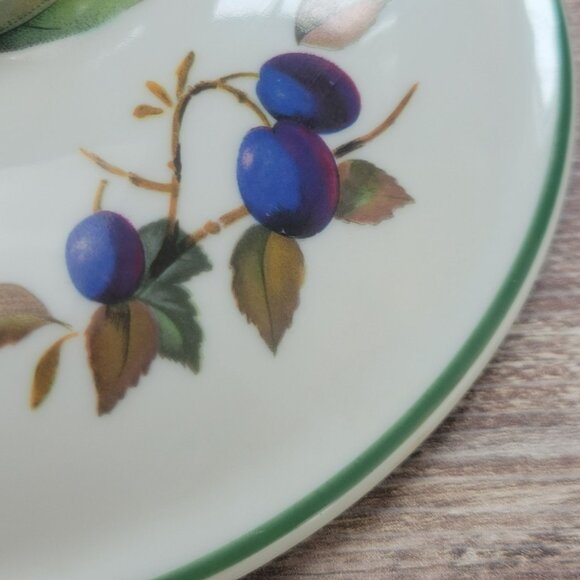 Royal Worchester Evesham 1 Pt Round Covered Casserole Dish, Peach Knob, England - Picture 11 of 15